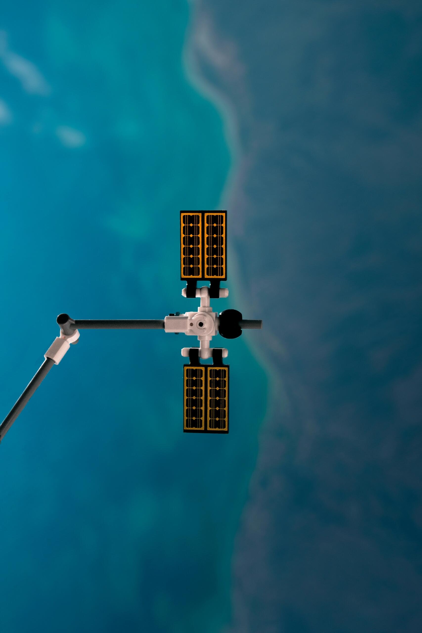 Satelita krążąca wokół orbity