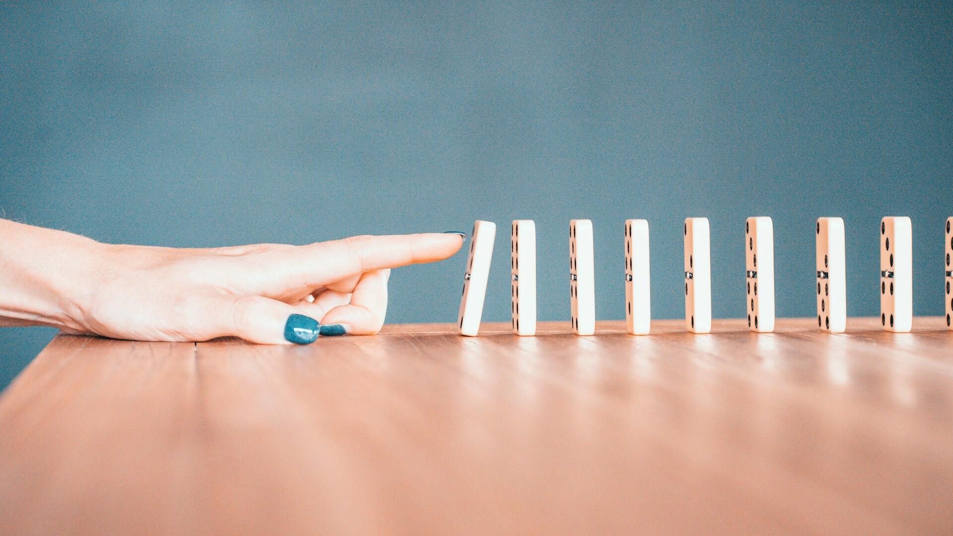 dedo domino