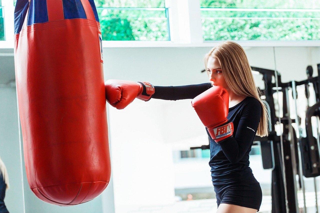 O saco de boxe é essencial para a prática do desporto
