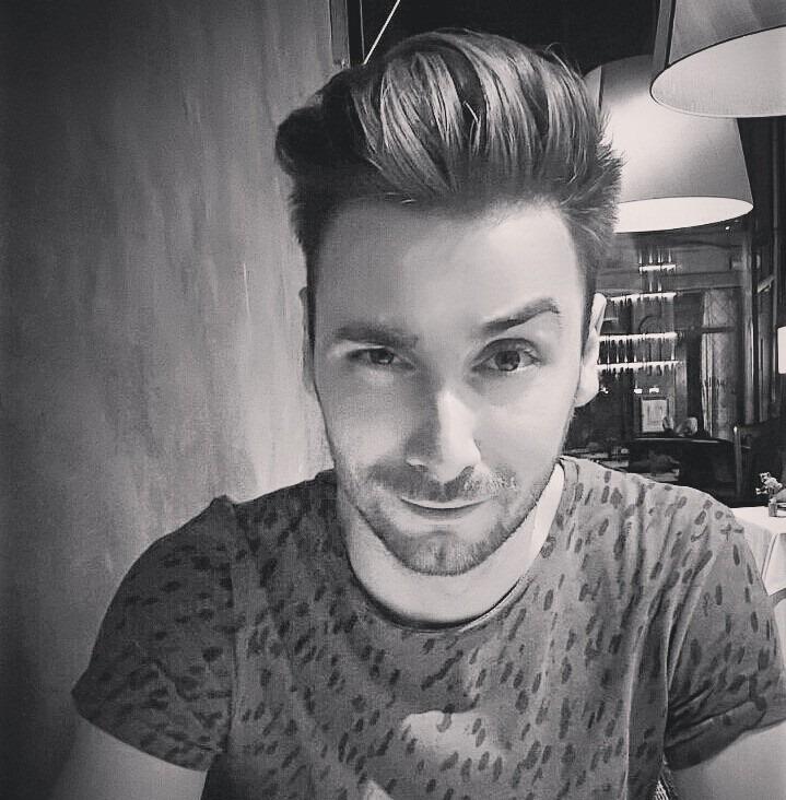 Redator e Marketeer com um entusiasmo por todos os projetos