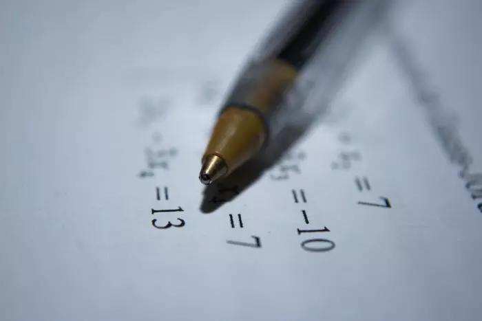 Estar atento e fazer os exercícios para o exame matematica