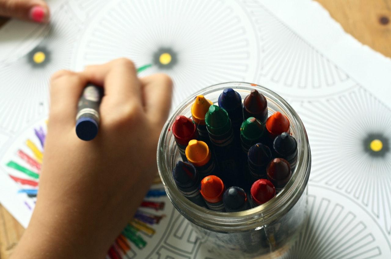 Estimule as crianças a desenhar