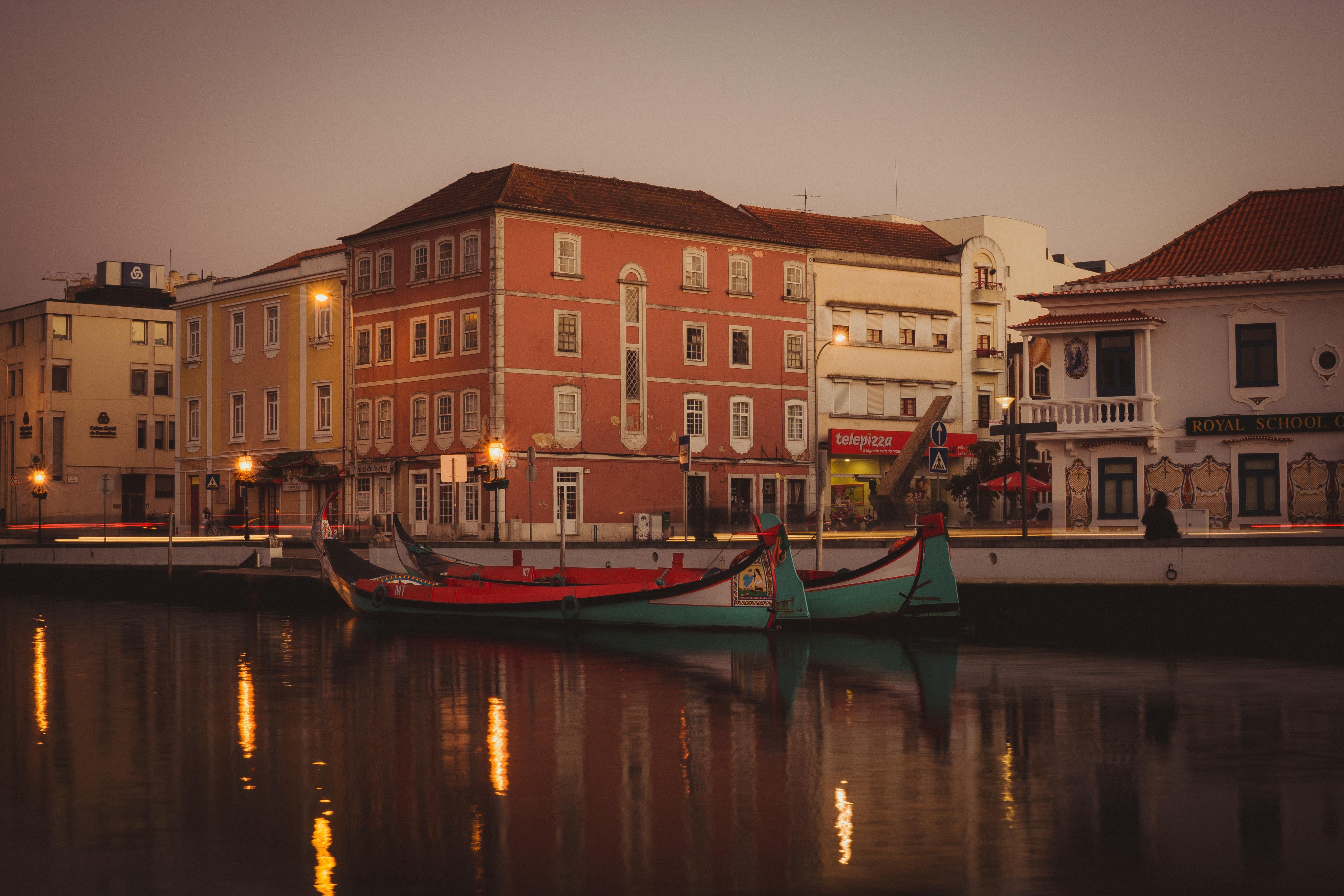 Fotografia de Aveiro à noite
