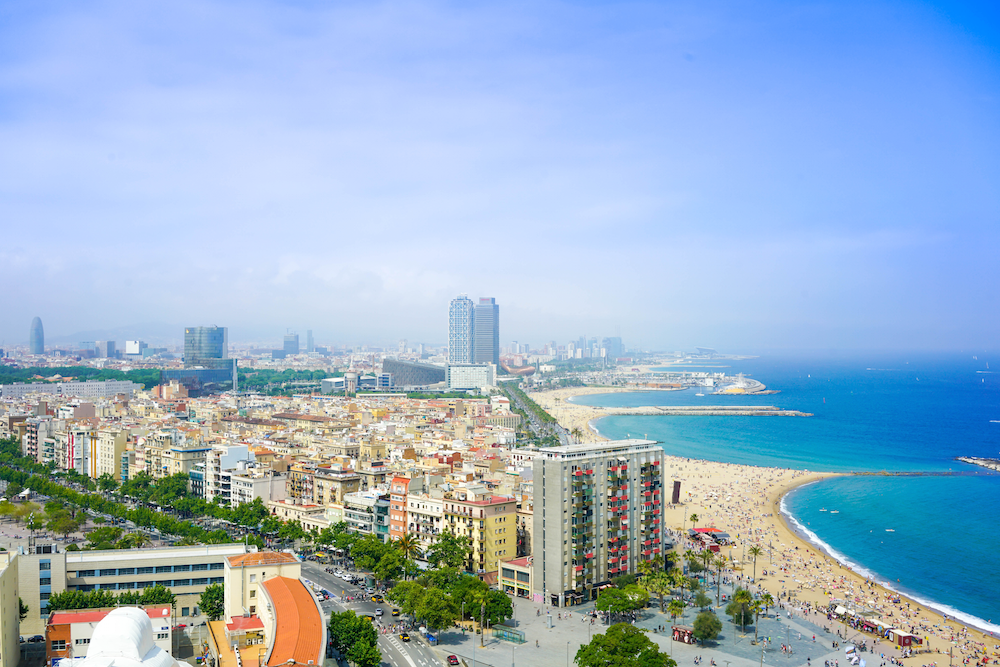 Um cenário comum e colorido numa cidade espanhola.