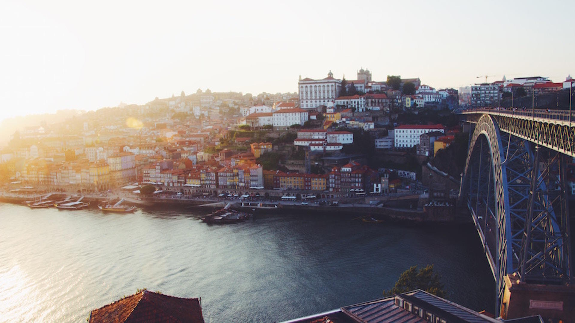 Vista sobre a cidade do Porto do lado de Gaia