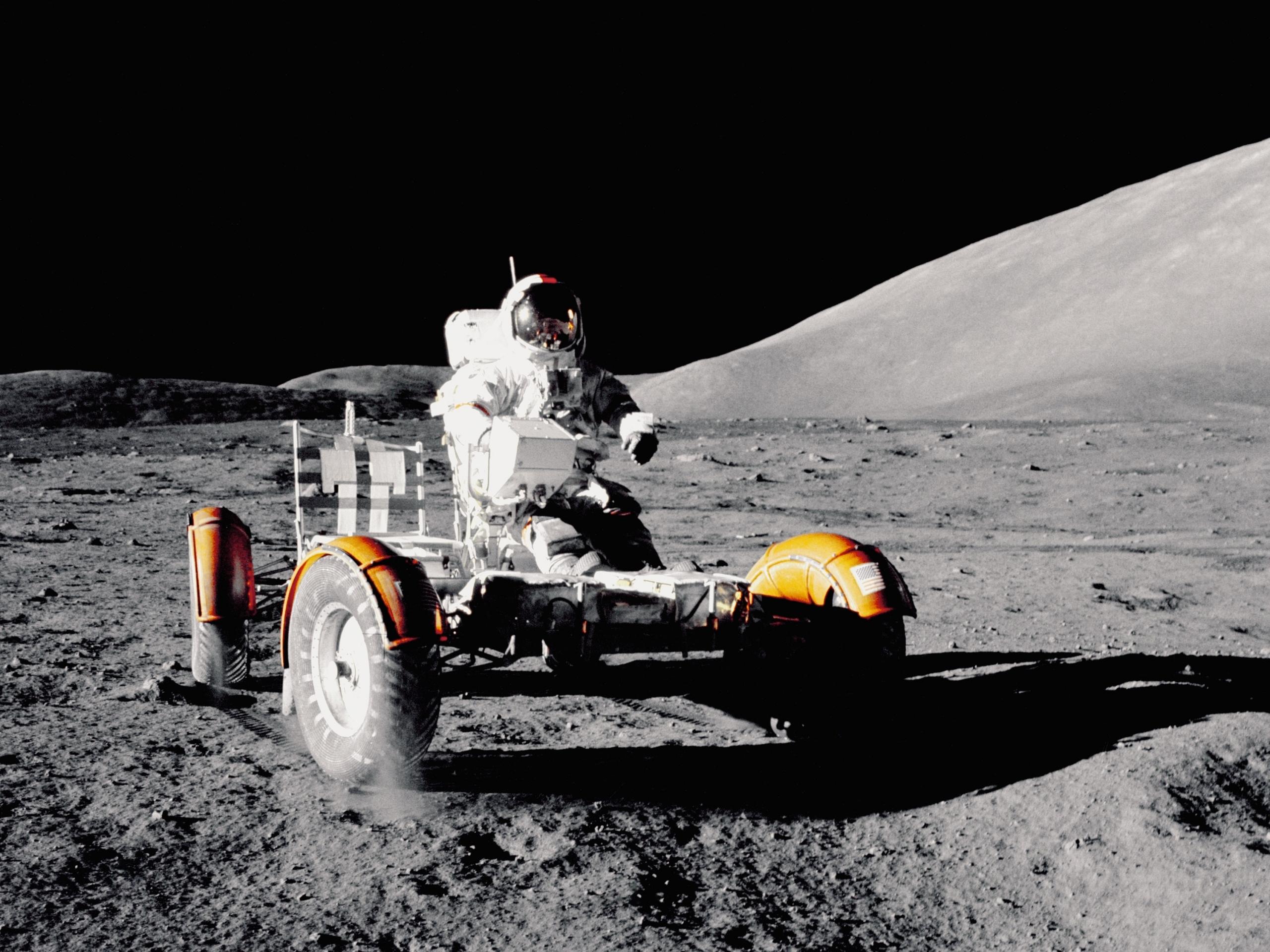 Astronauta e a Lua