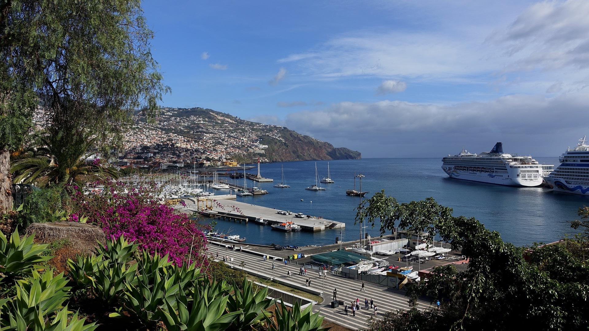 Fotografia da baía do Funchal, ilha da Madeira