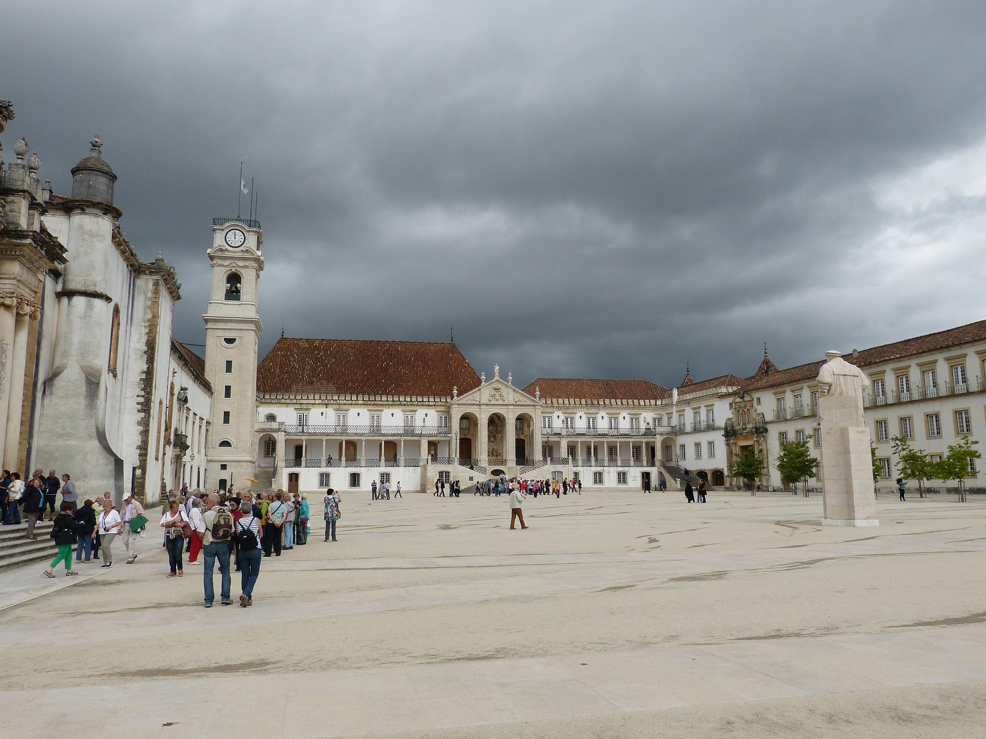 A universidade de Coimbra num dia cinzento