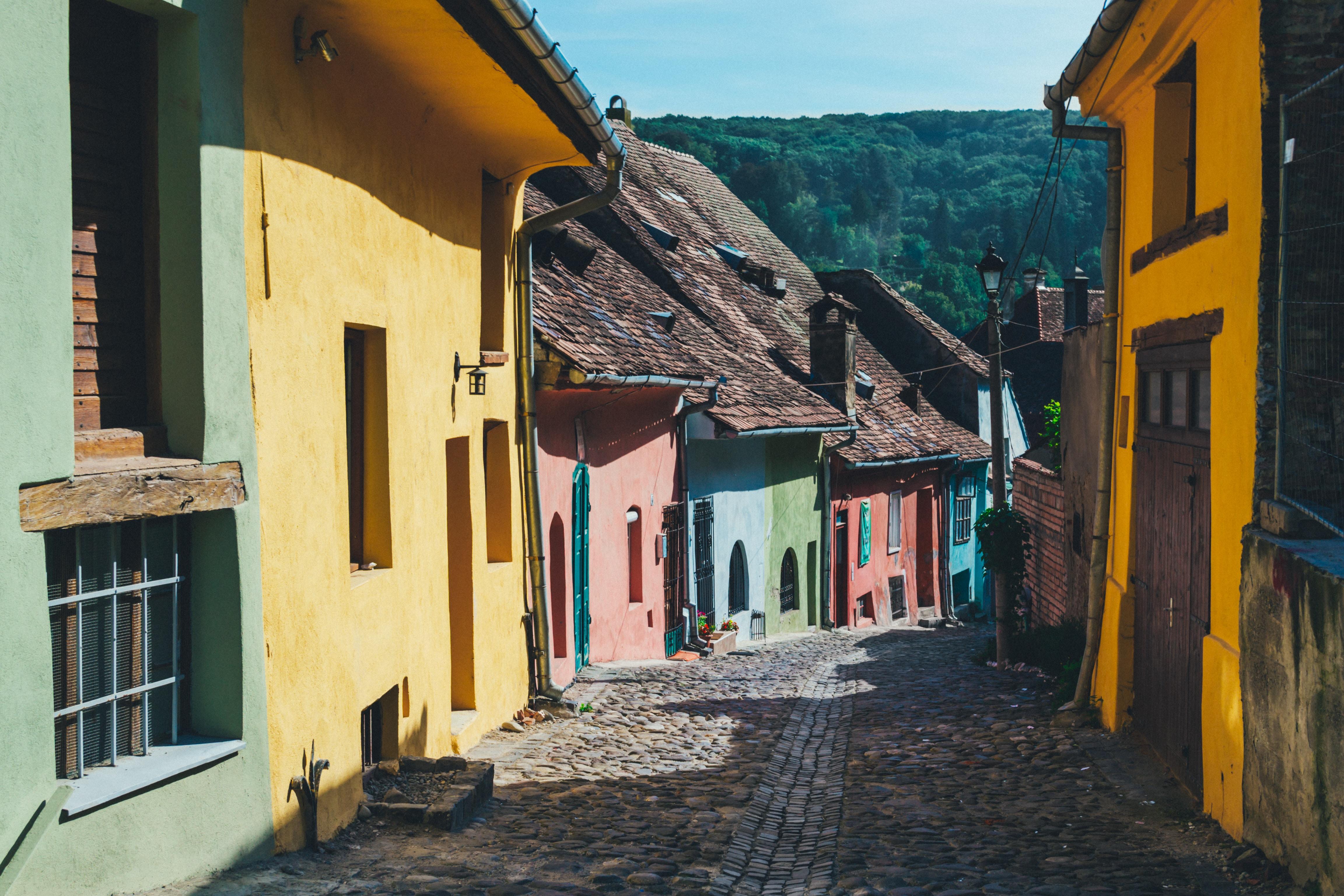 Uma rua colorida no seio do México.