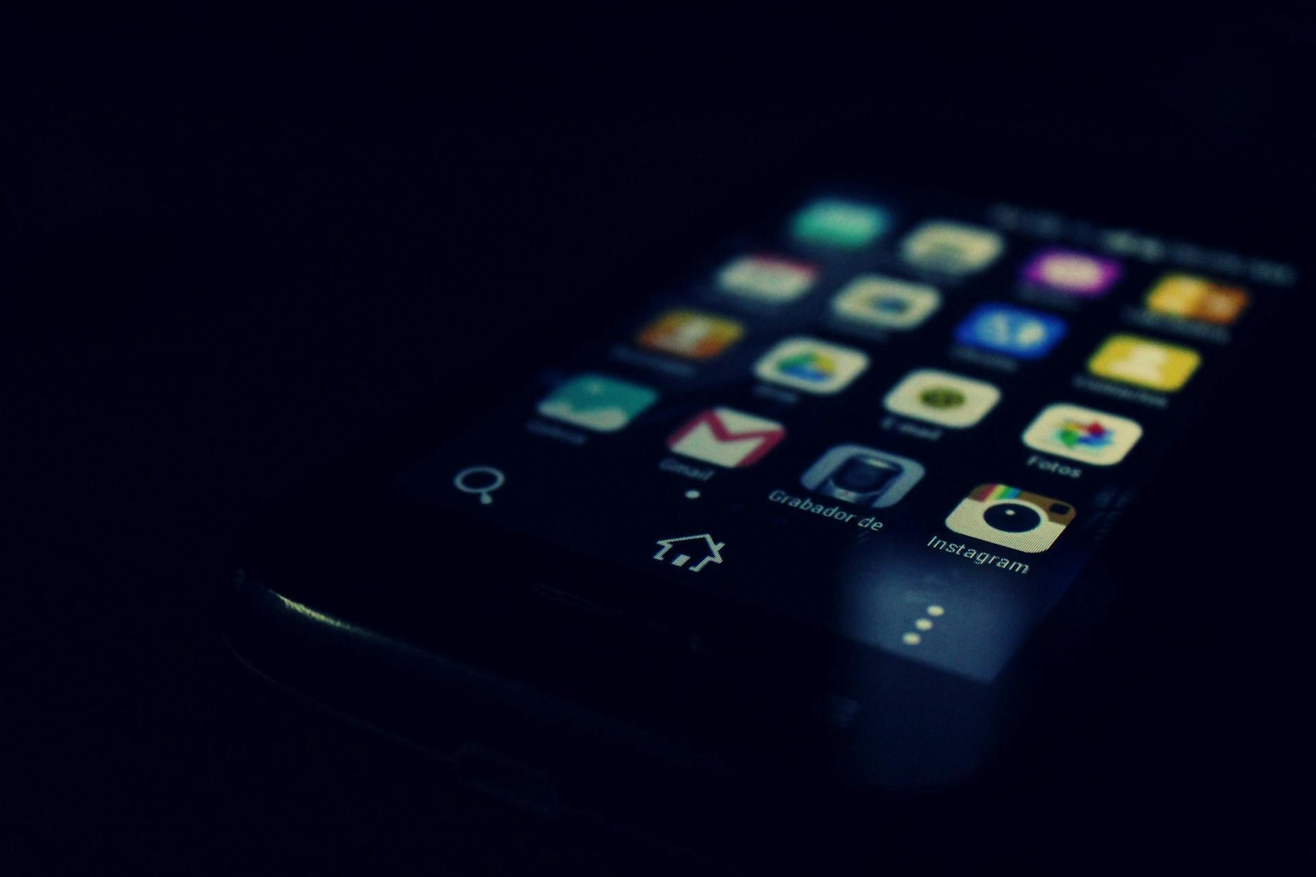 ecrã de telemóvel com apps
