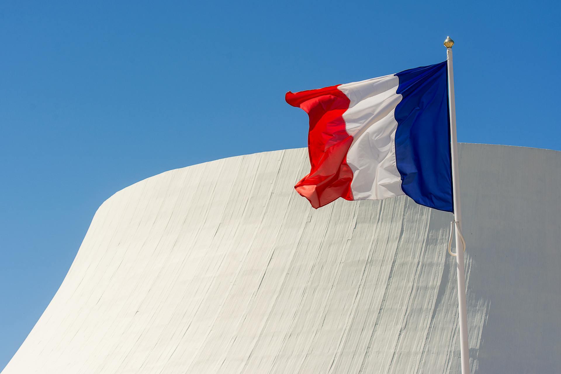 bandeira francesa ao vento