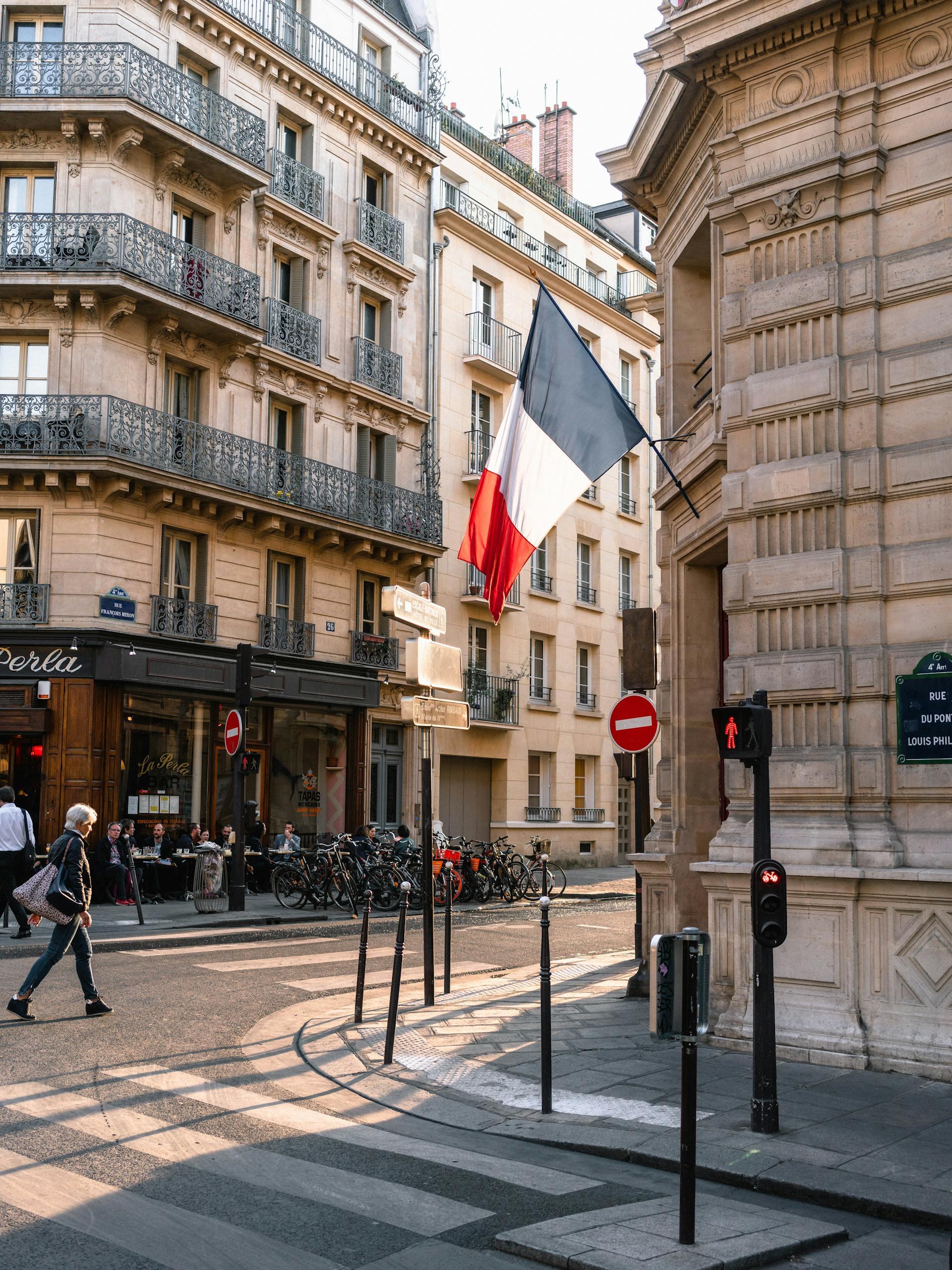 rua em cidade francesa