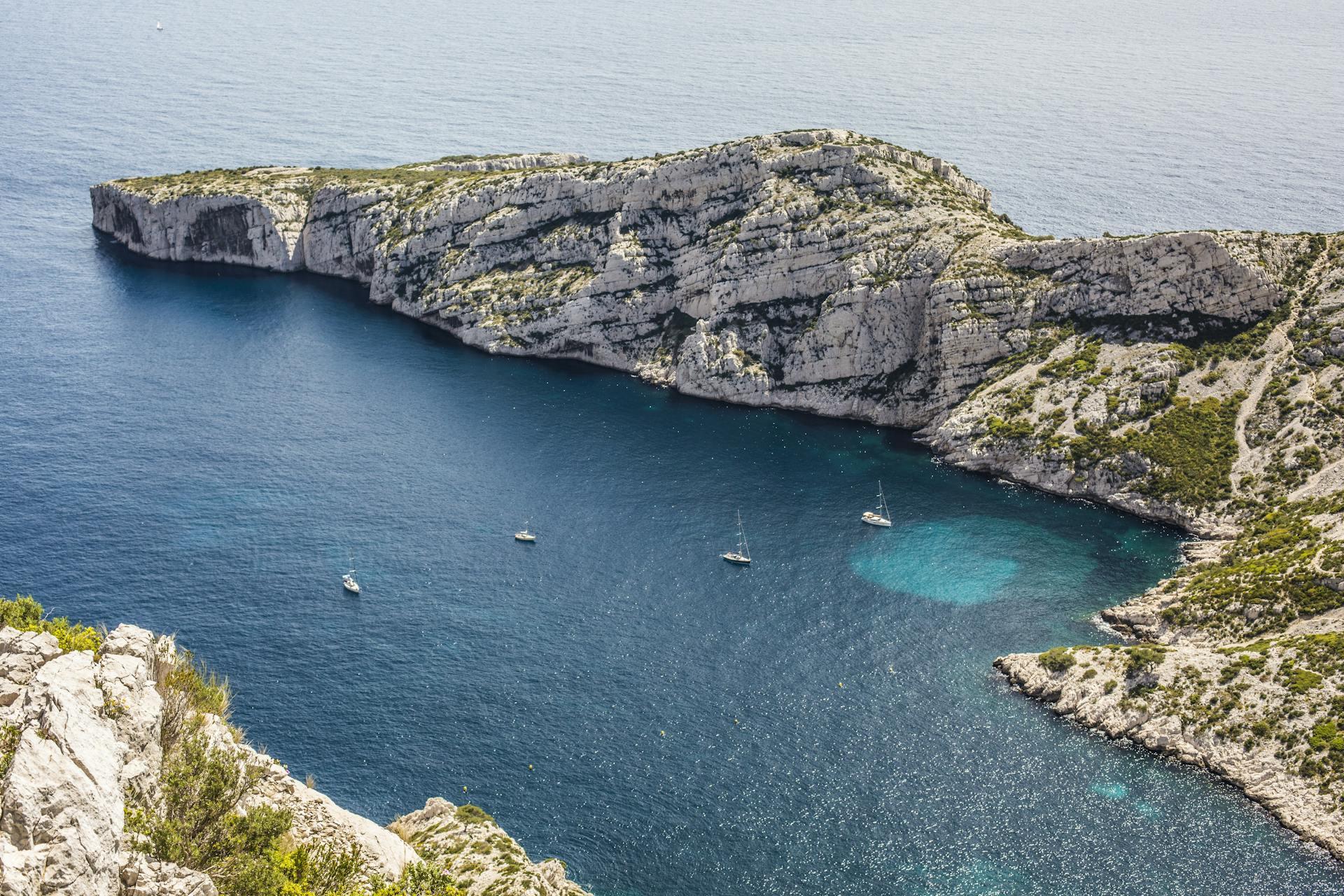 Nada melhor do que estudar a olhar para um mar azul