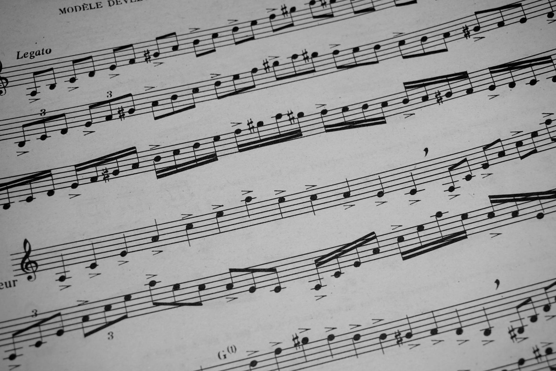 Pauta musical com notas