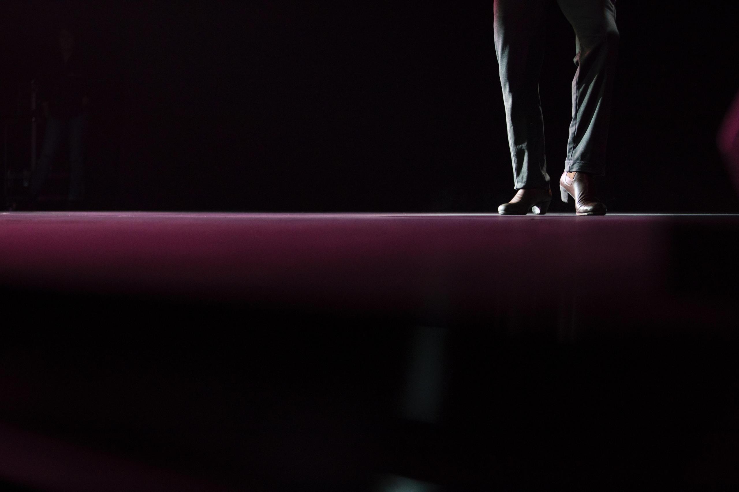 Bailarino de sapateado no palco