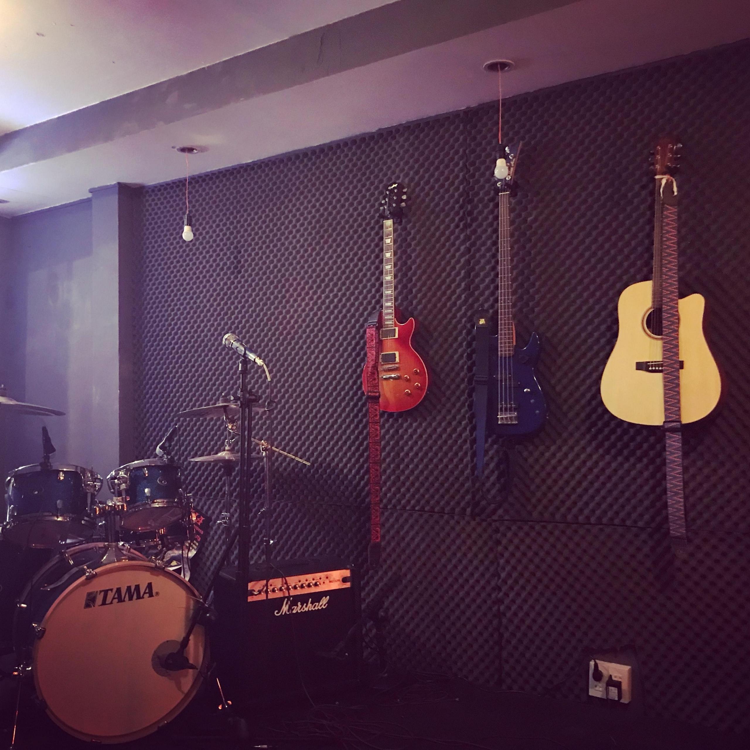 Aprender vários instrumentos musicais