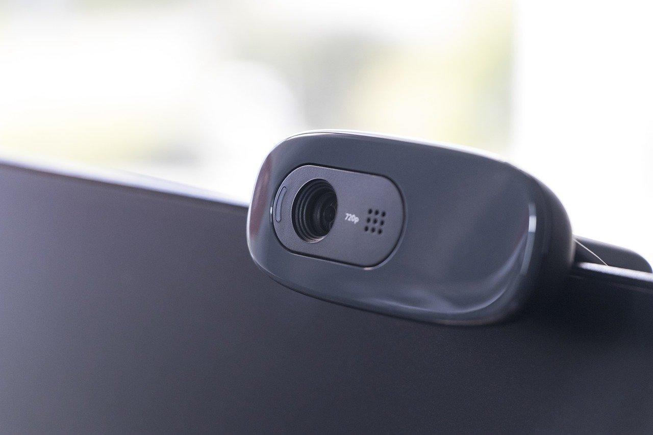 Aulas online com webcam de qualidade