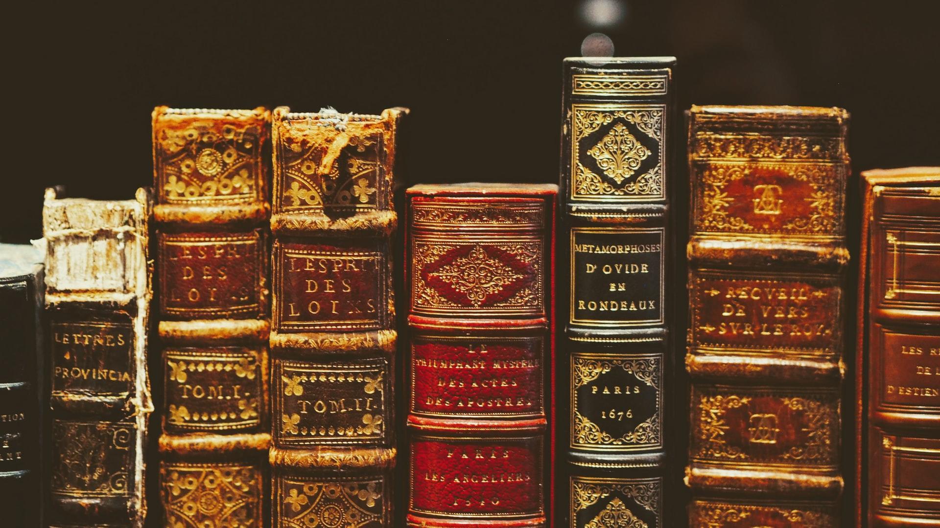 lombadas de livros