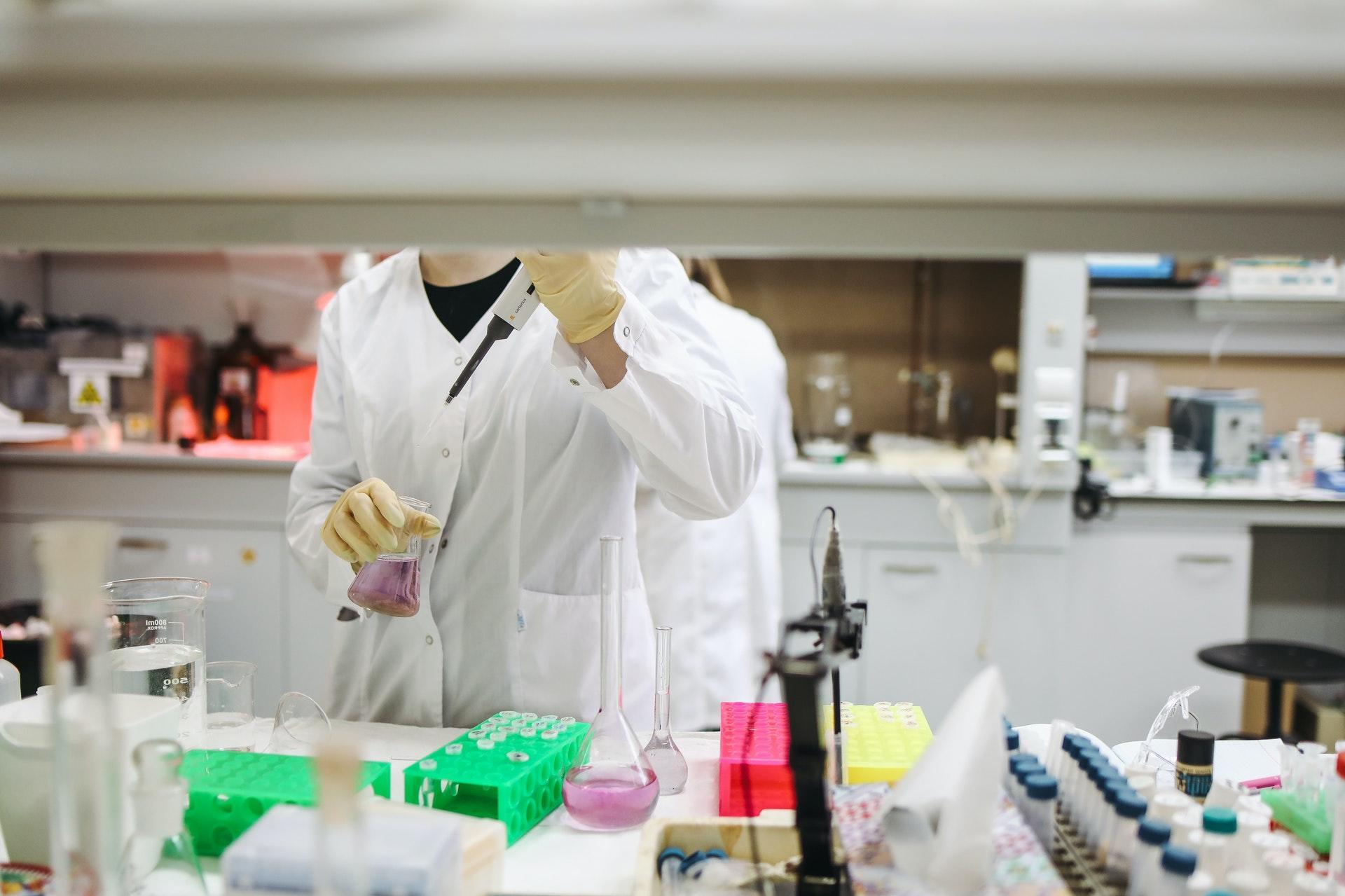 apoio de um professor particular de bioquímica