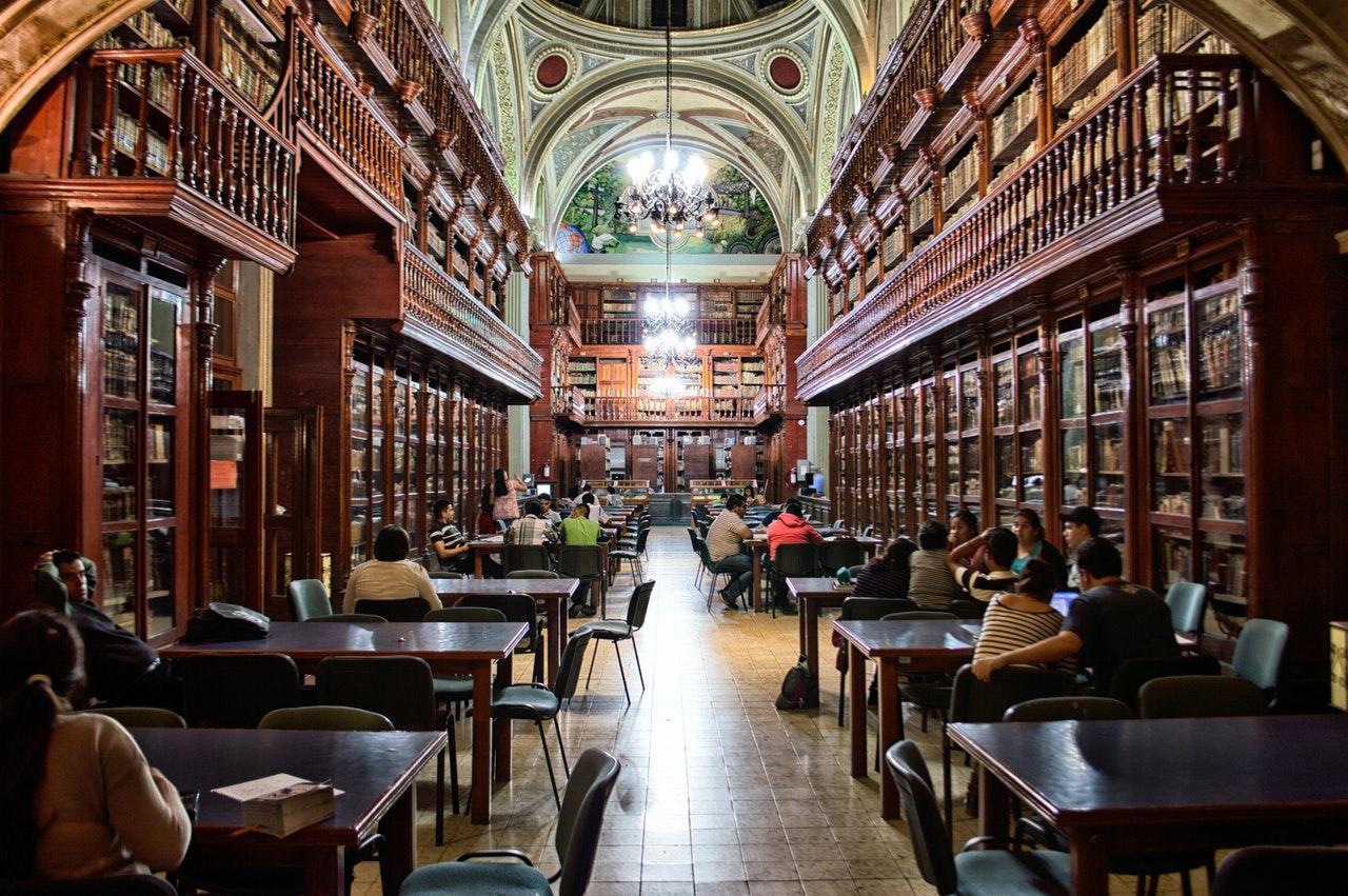 Biblioteca municipal, explicações de matemática