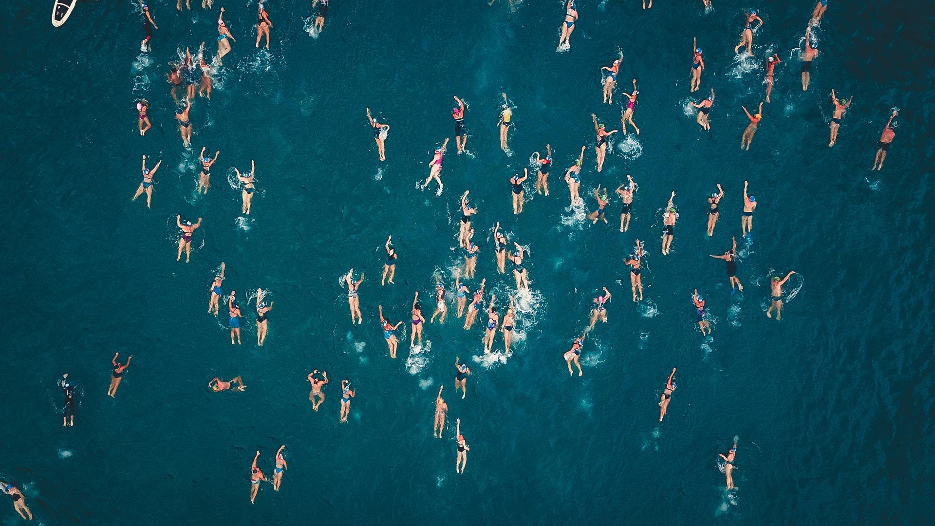 Para aprender a nadar, basta treinar bastante nas piscinas municipais de Beja.