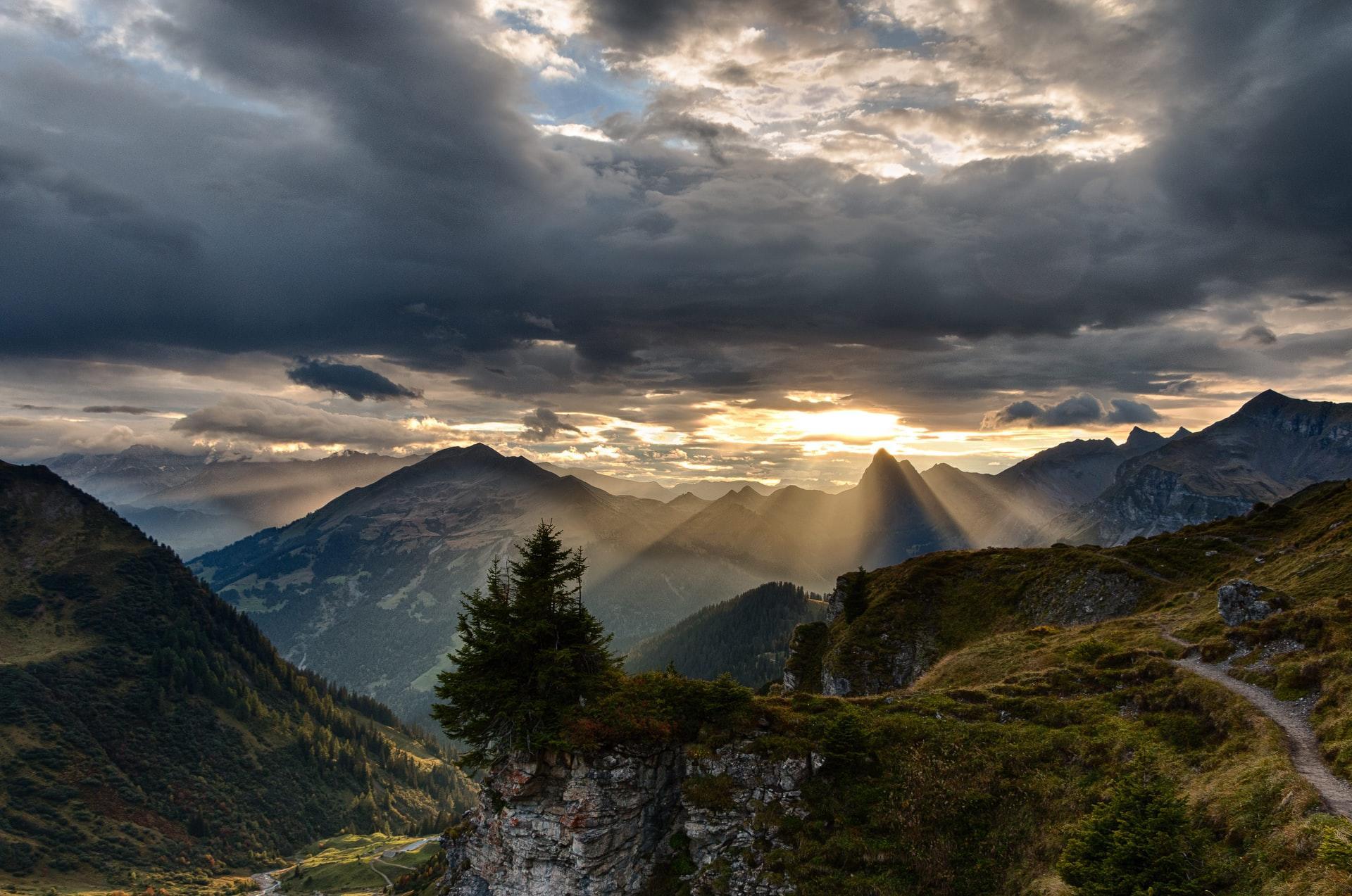 estudar o relevo e as montanhas