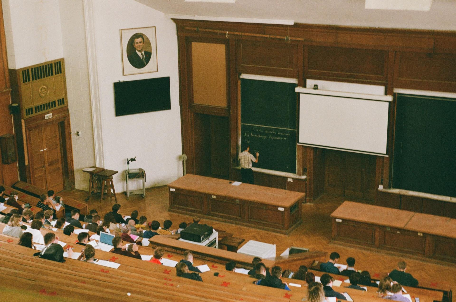 palestra em universidade