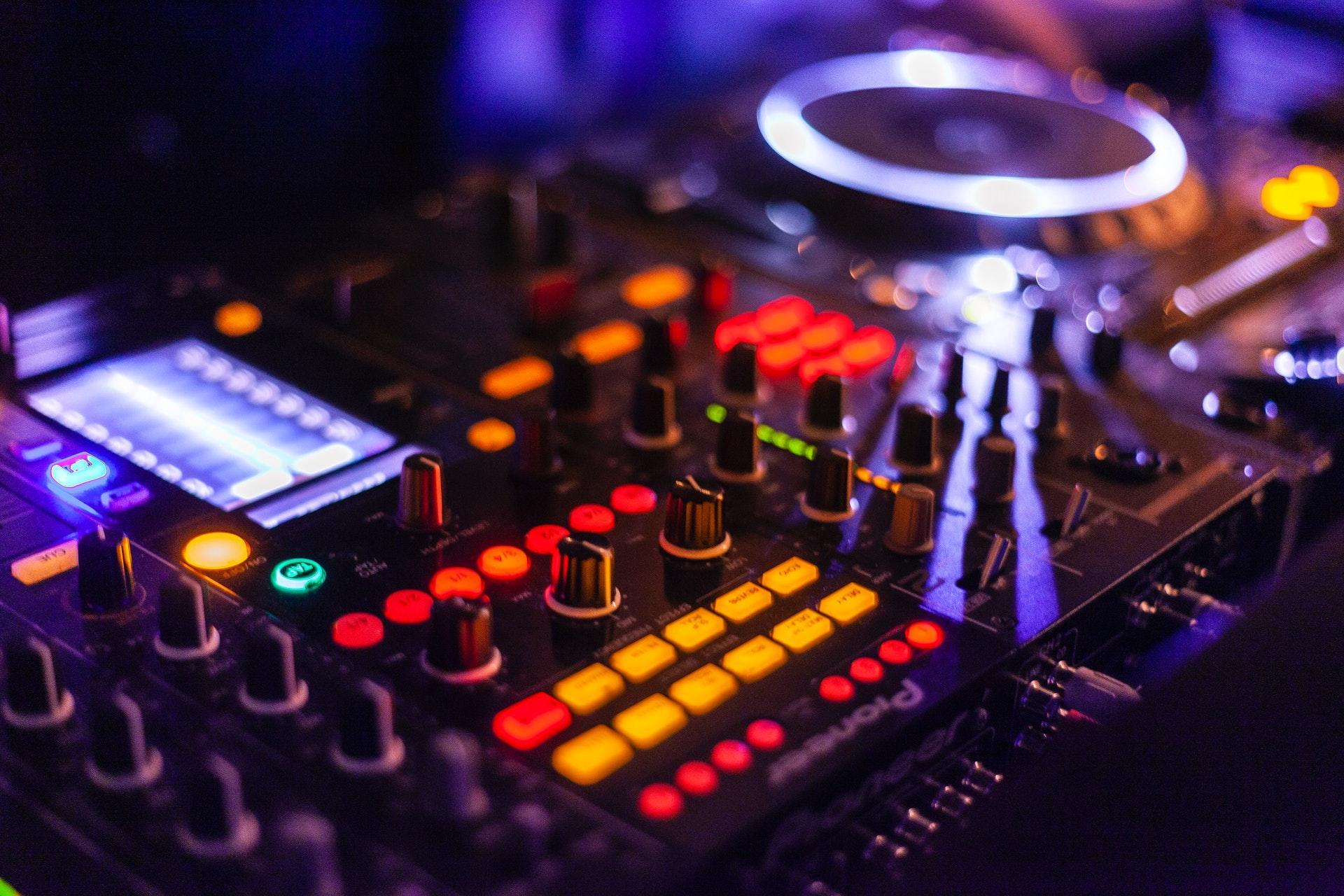 A música eletrónica também poderá ser adaptada