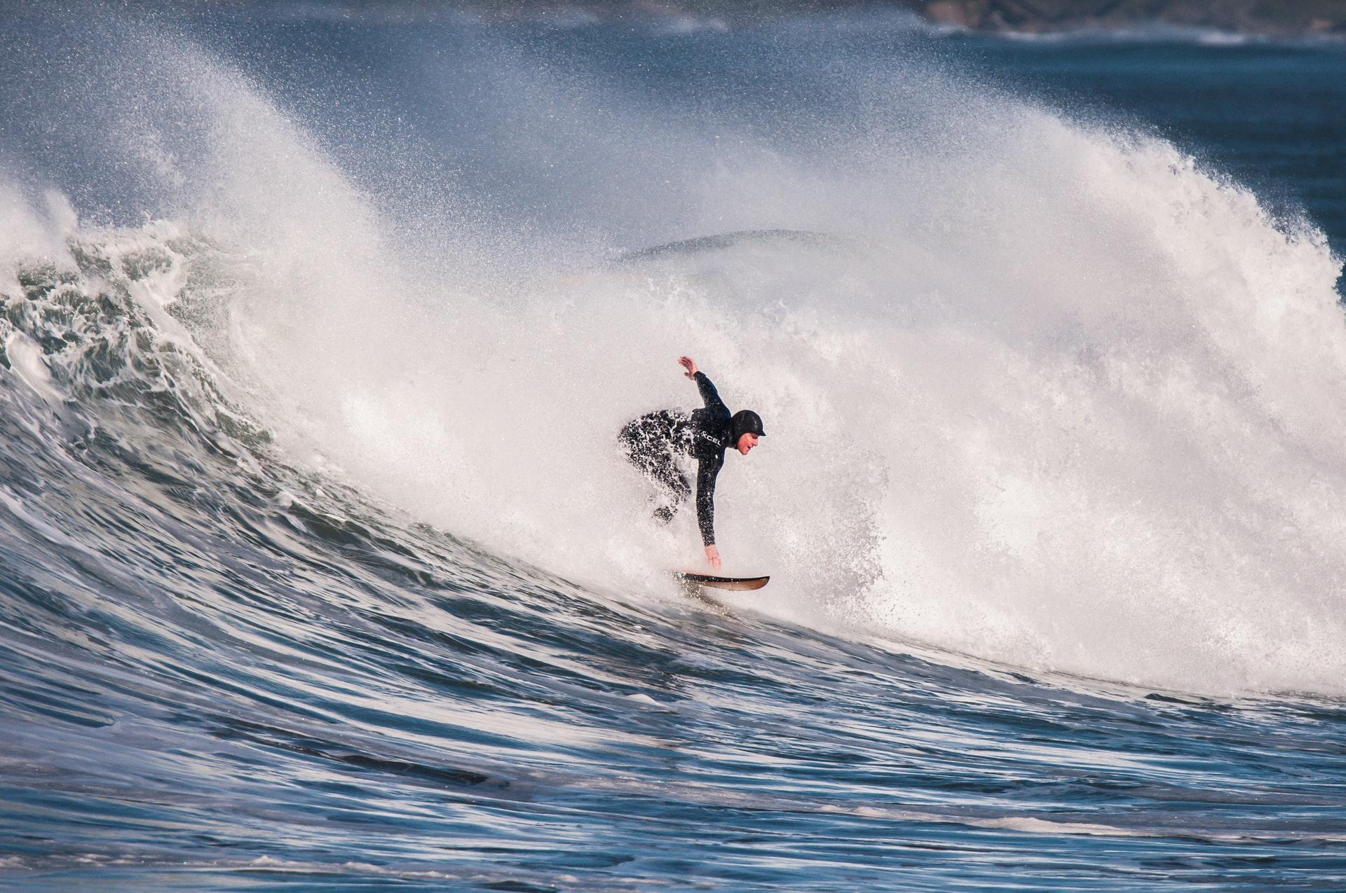 execute manobras cada vez melhores no surf