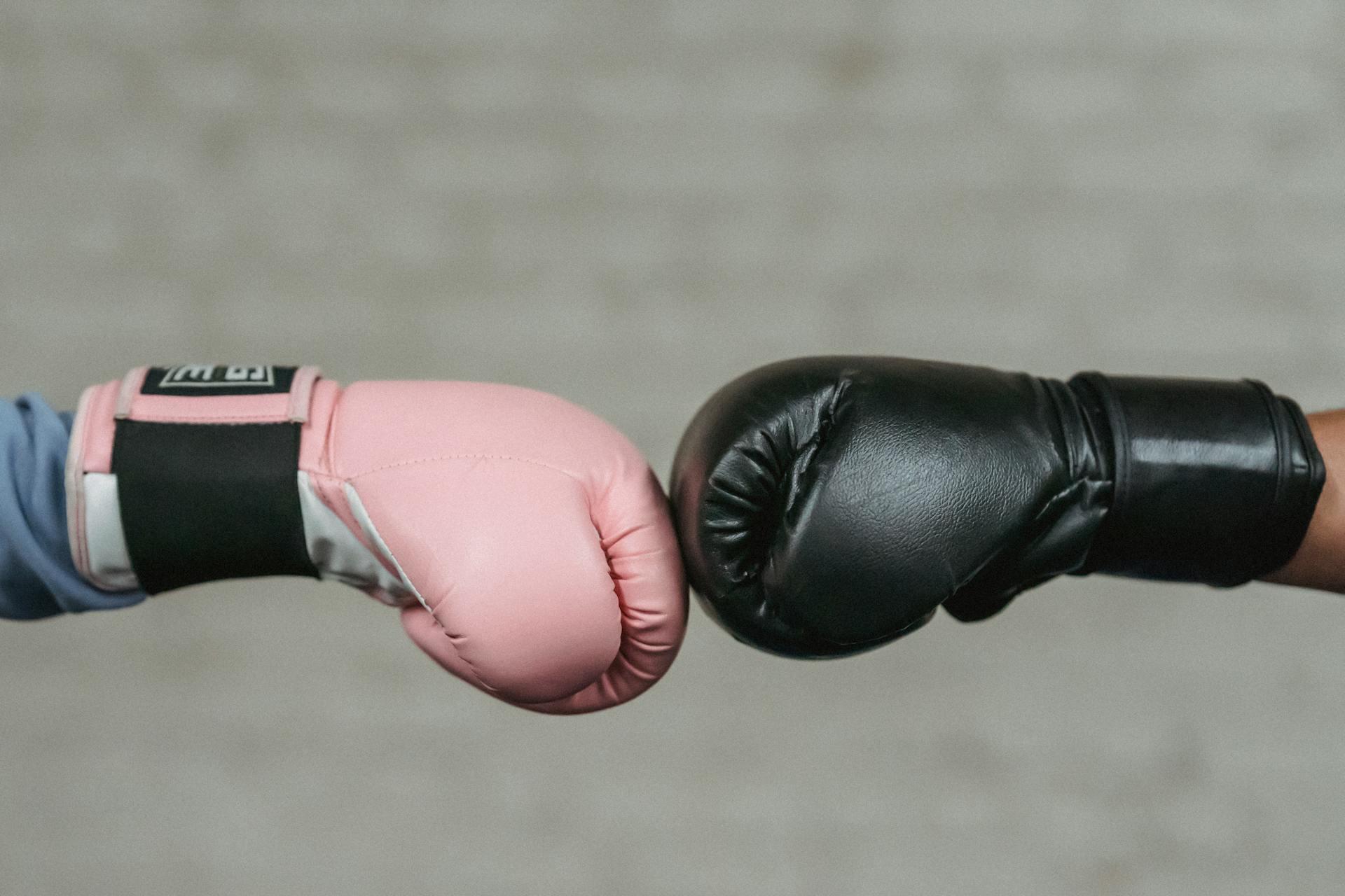 duas luvas de boxe crianças