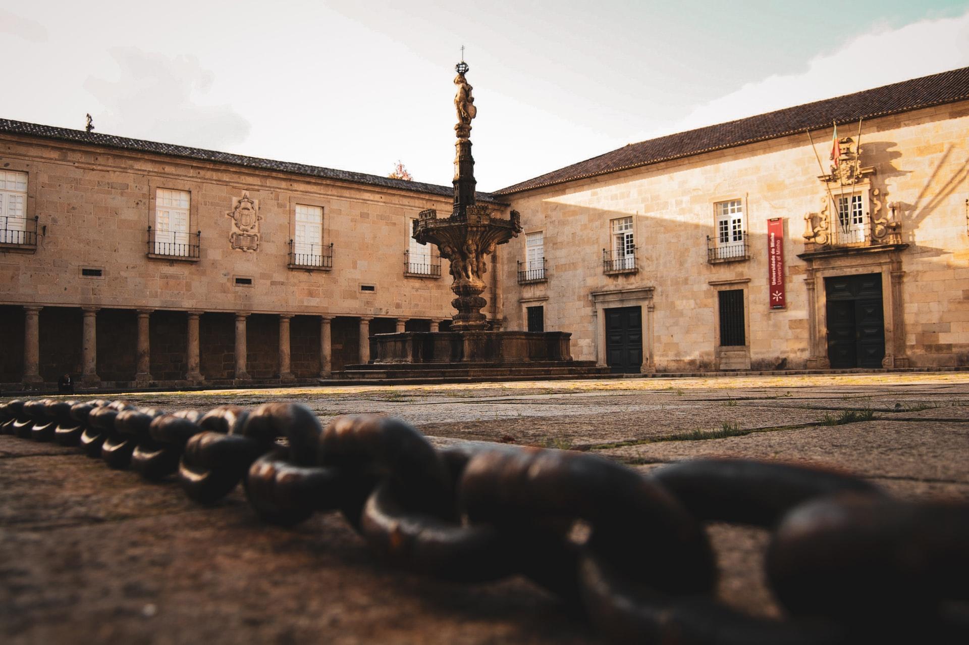 Gostaria de saber mais sobre o centro histórico de Braga