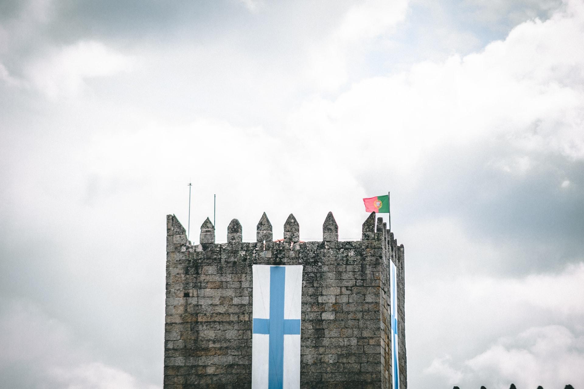 castelo com bandeira