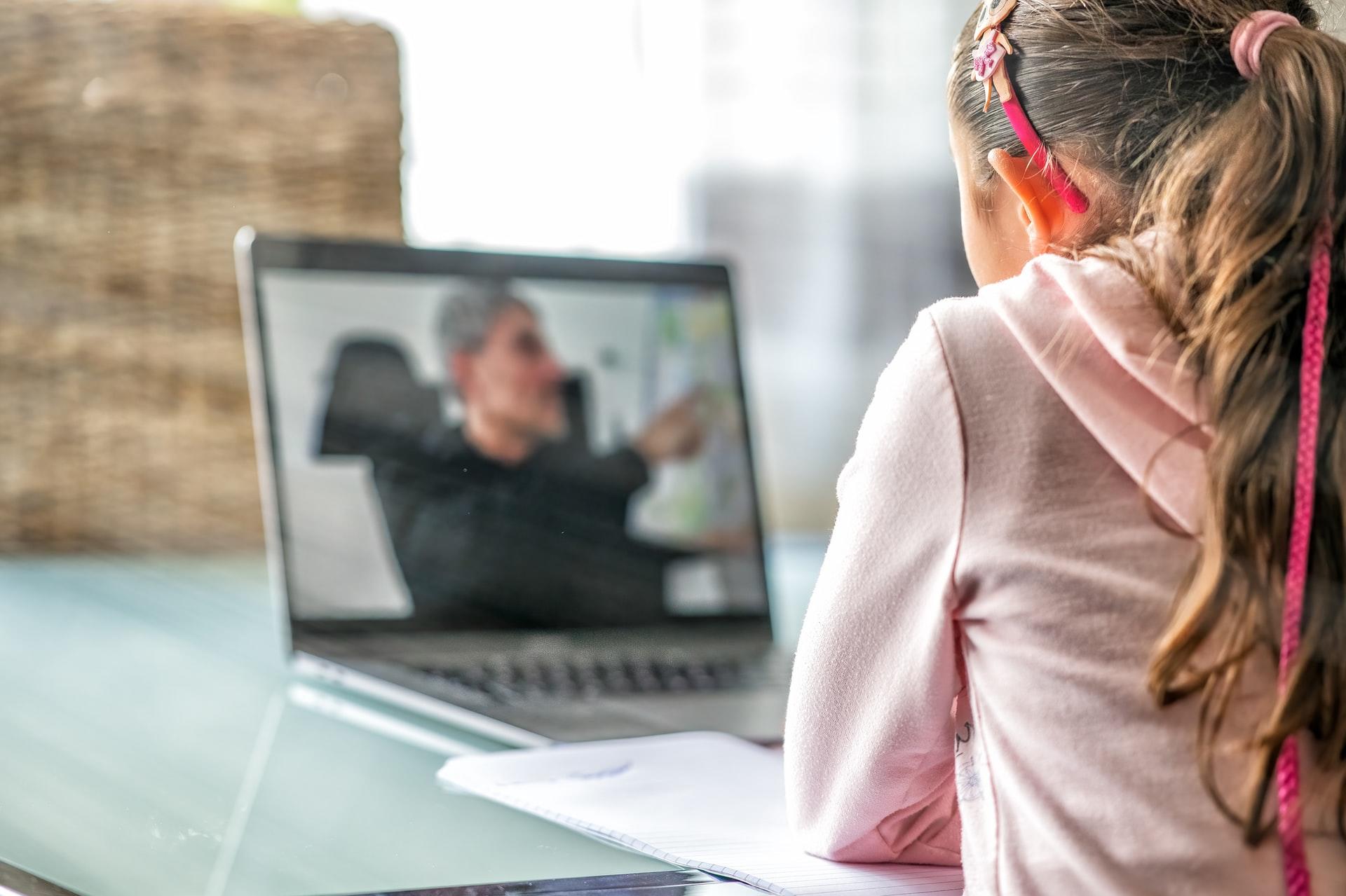 Com a Superprof, poderá optar por ter explicações online