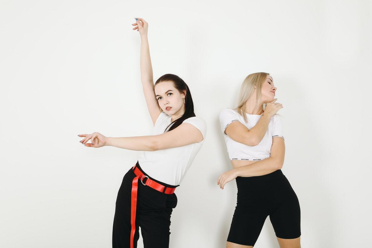 duas dancarinas