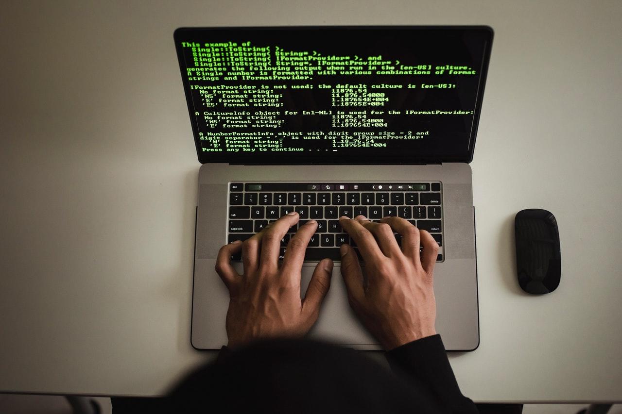 escrever codigo no computador