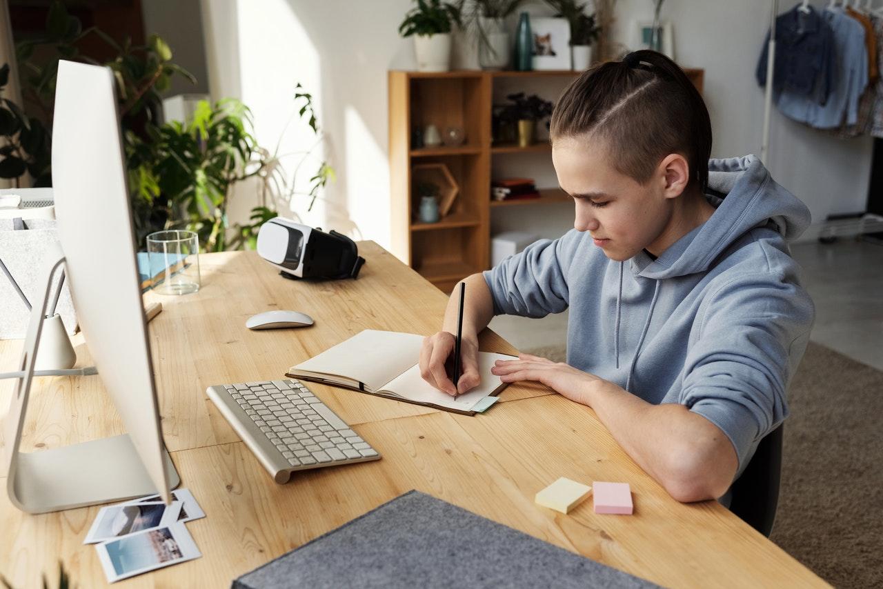 estudar com computador