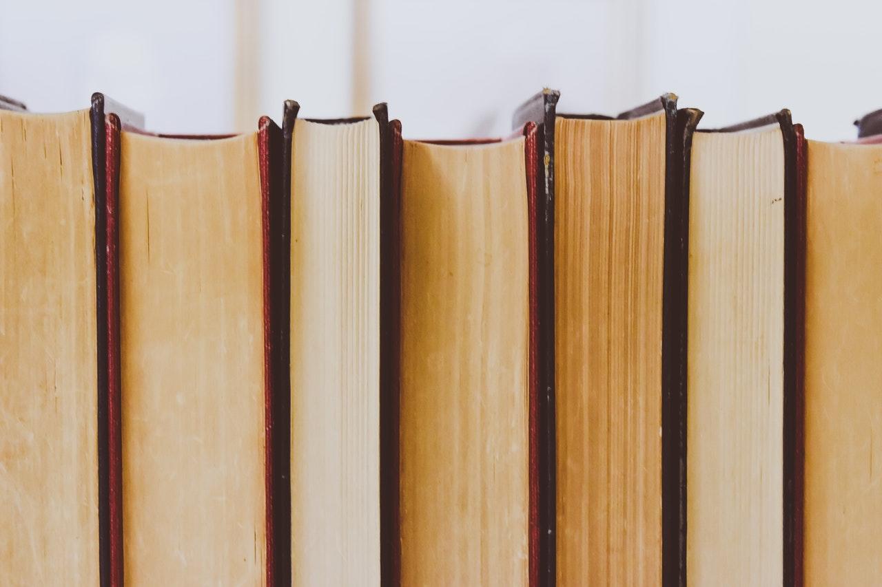 livros ao contrario
