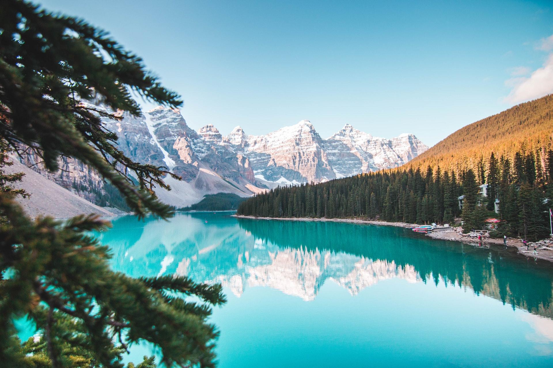 lago e montanha