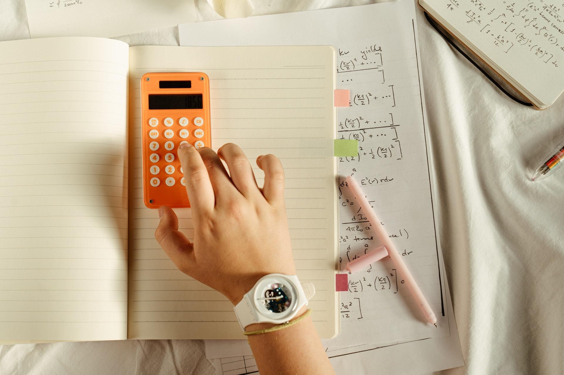fazer contas com calculadora