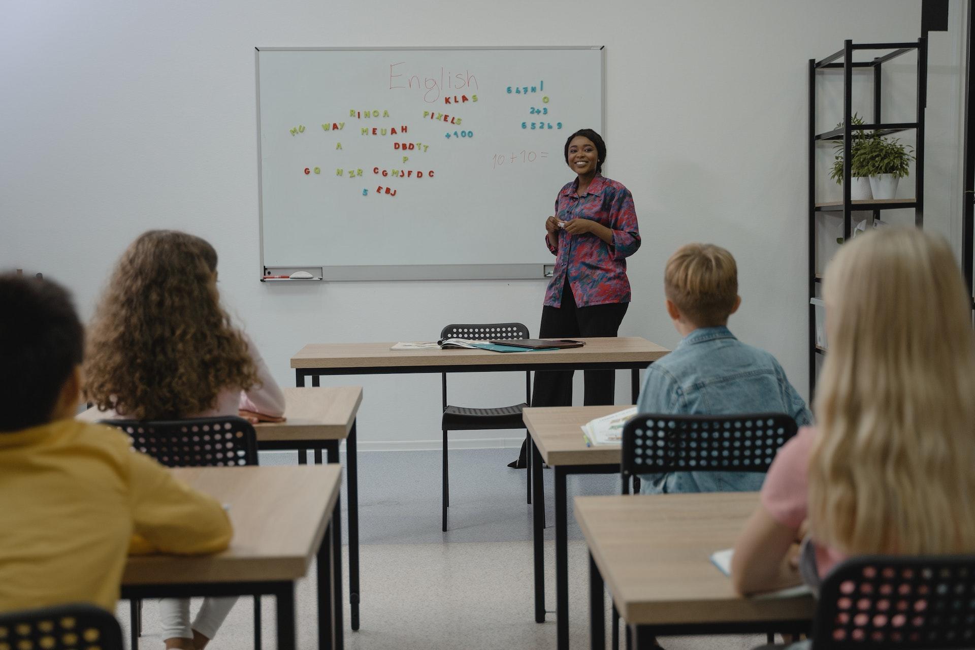 sala de aula com alunos