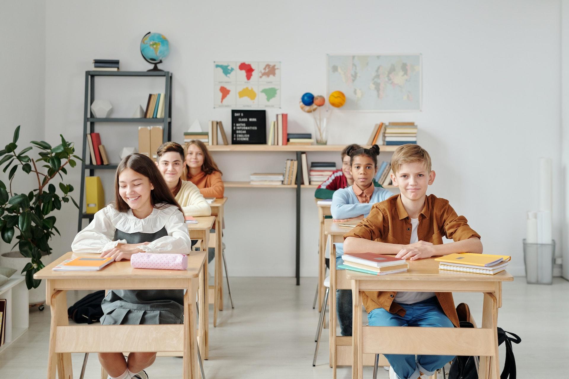 turma de alunos em secretarias