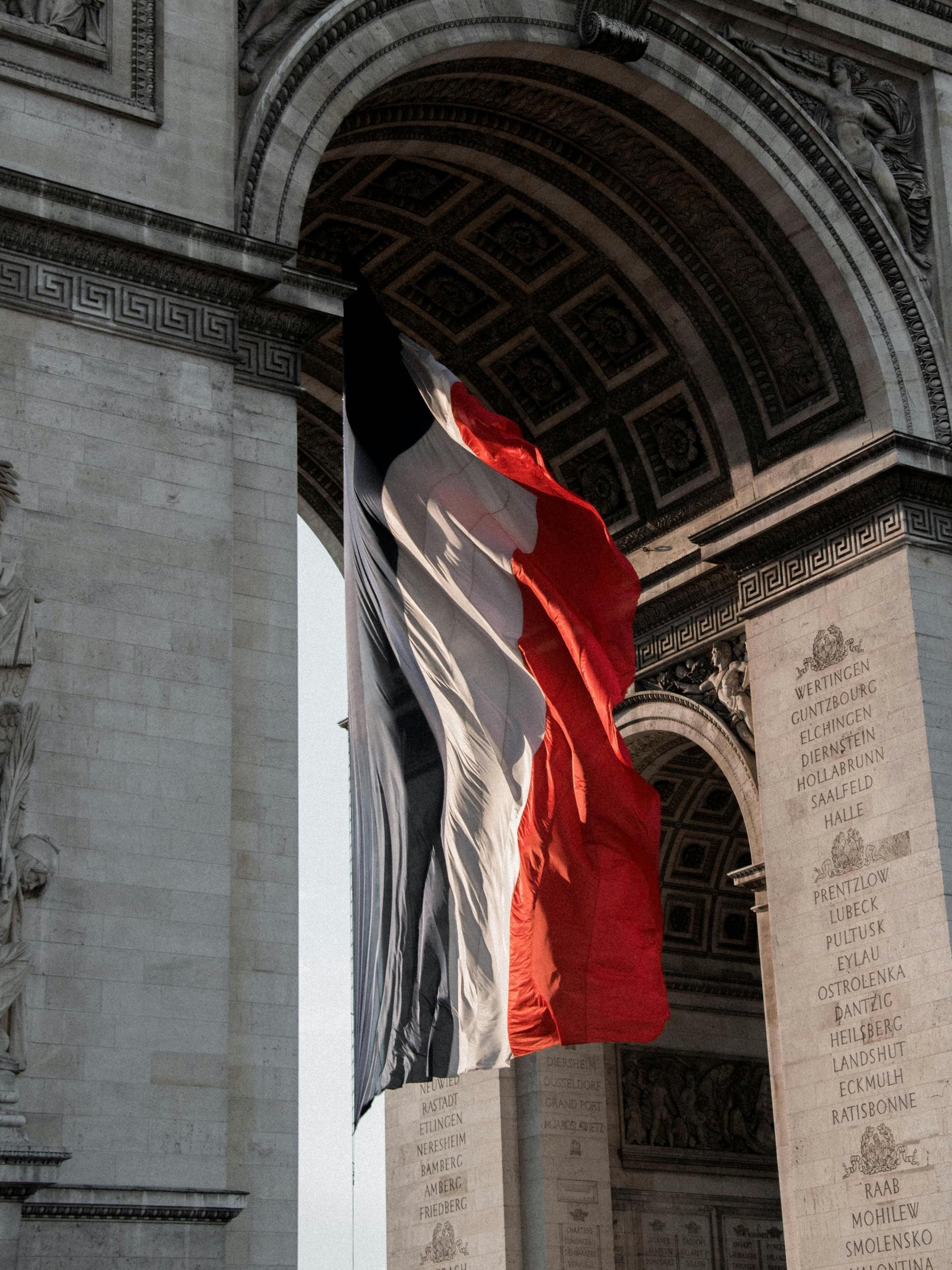 bandeira francesa pendurada