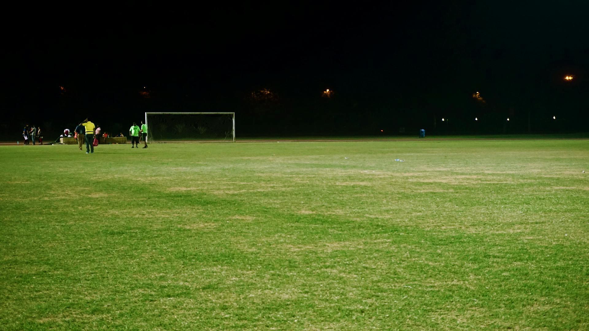 relva no campo de futebol