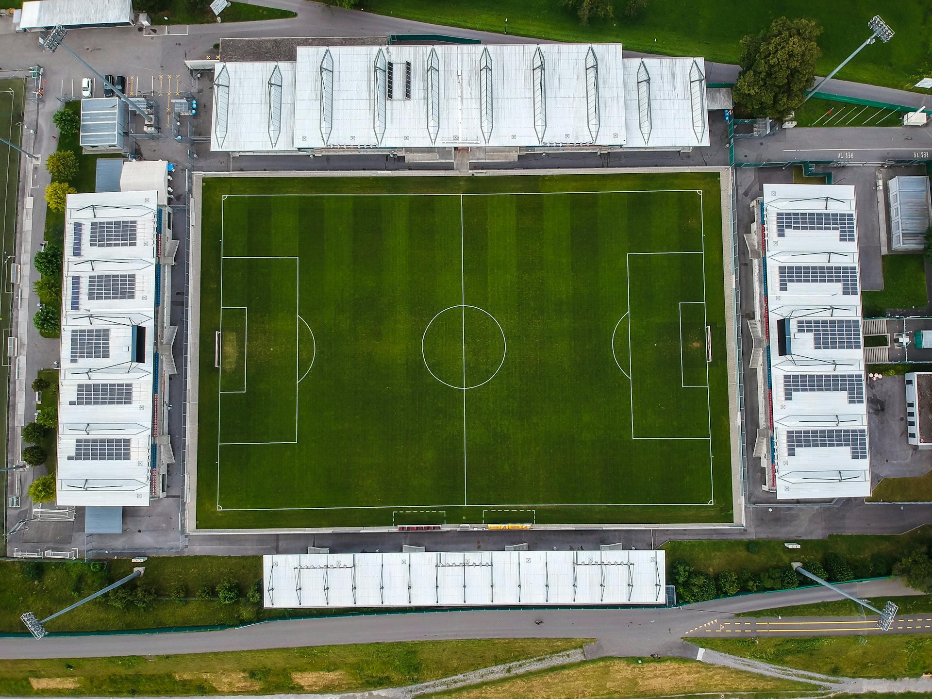 imagem aérea de campo de futebol