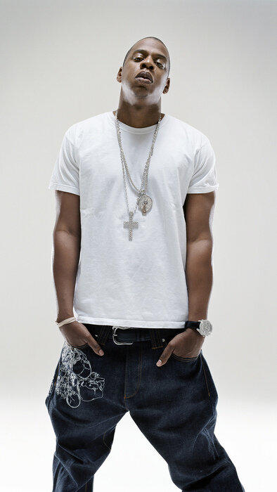 fotografia de Jay-Z com t-shirt branca