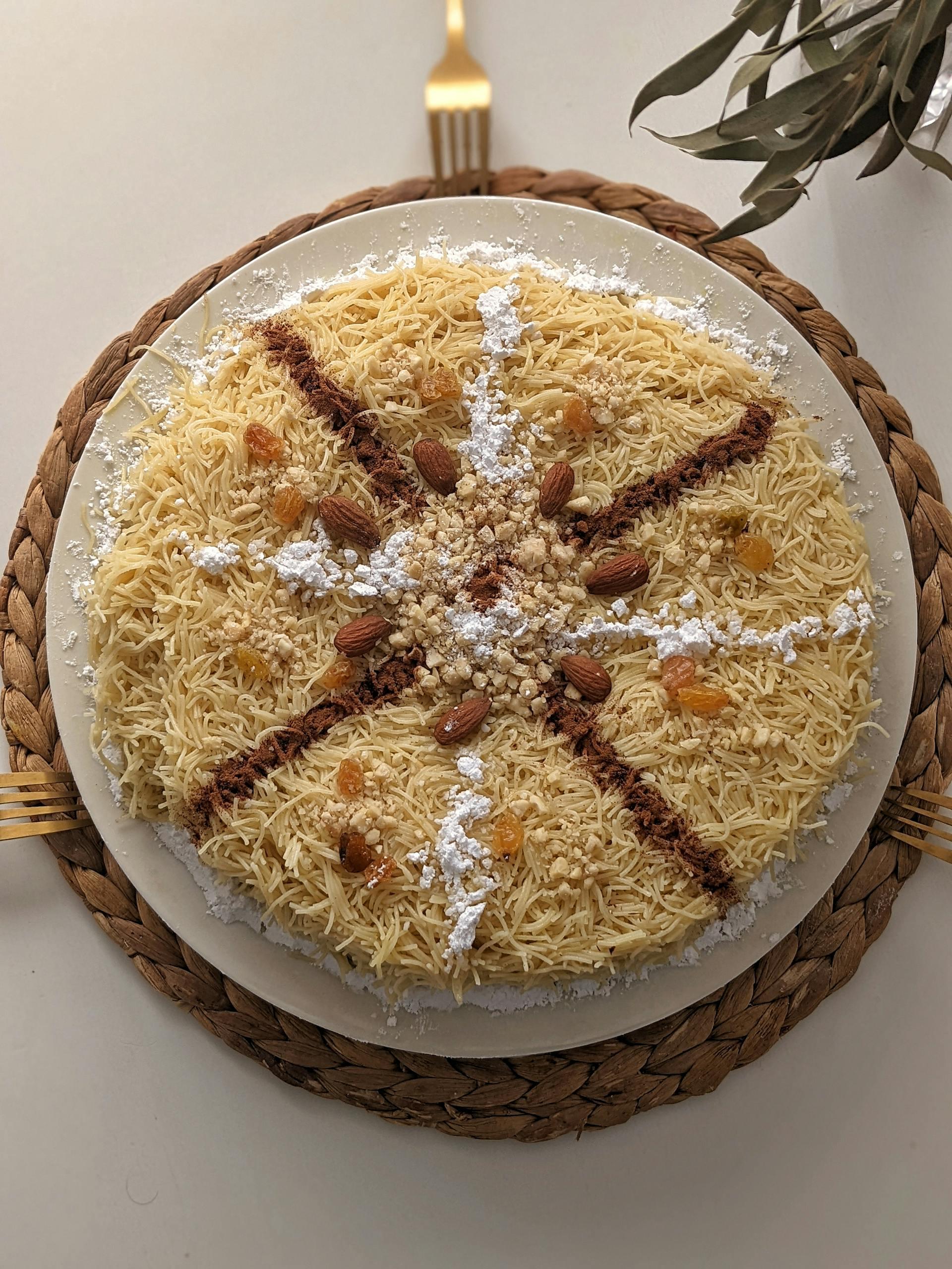 aletria coberta com frutos secos