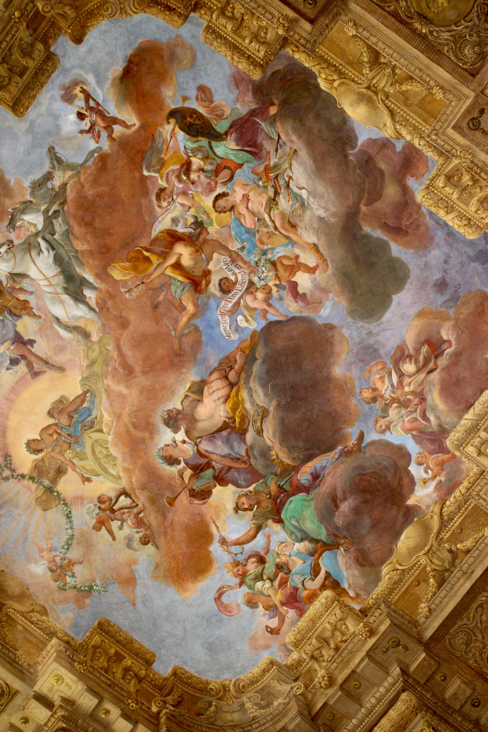 pintura de anjos em teto