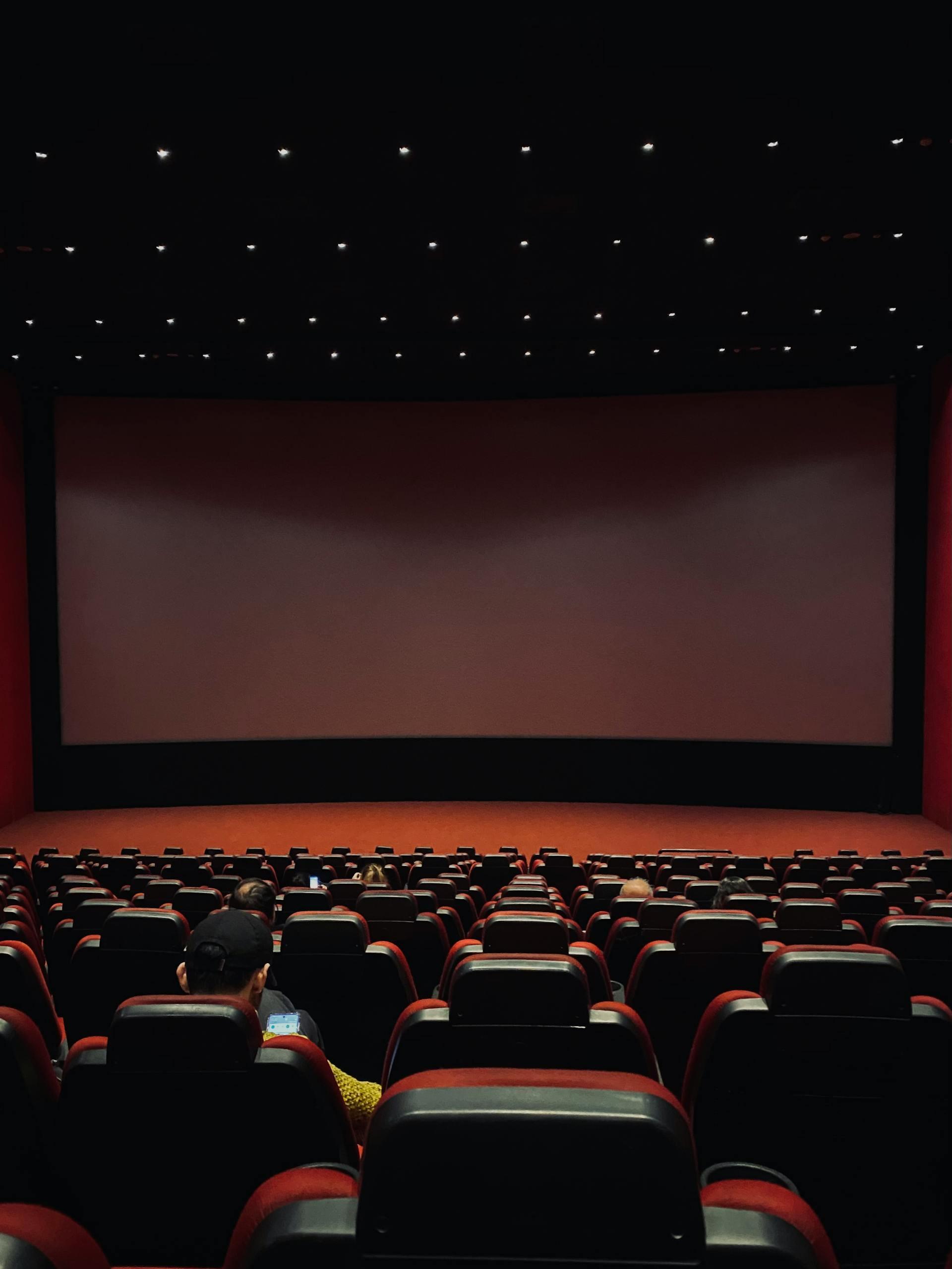 sala de cinema com ecrã