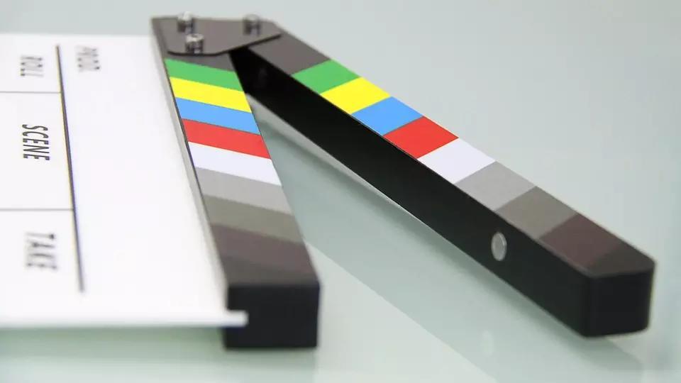 Filmes em língua alemã ajudam no progresso dos estudos.