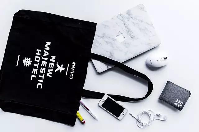 Ao fazer a sua própria bolsa, você ainda pode personalizá-la do jeito que preferir.